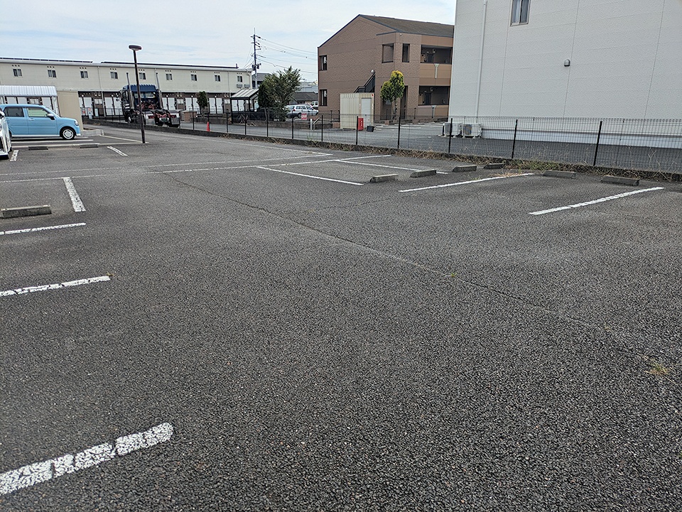 25/30 駐車場