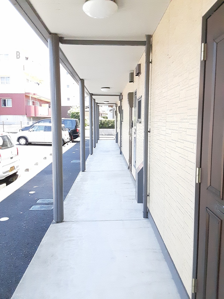 28/30 エントランス