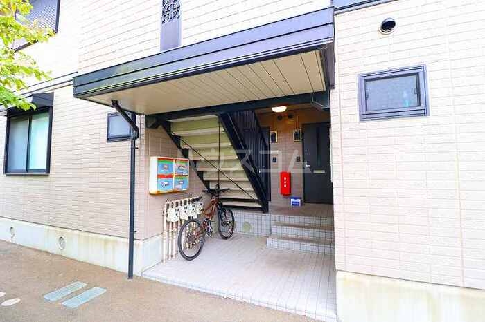 2/4 エントランス