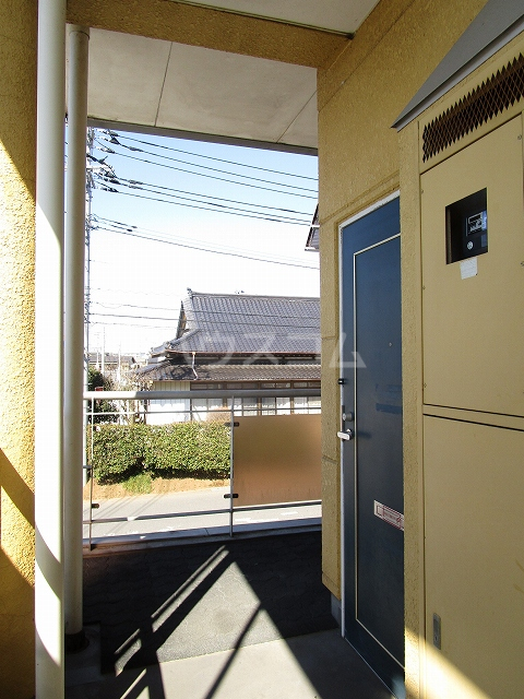 13/17 エントランス