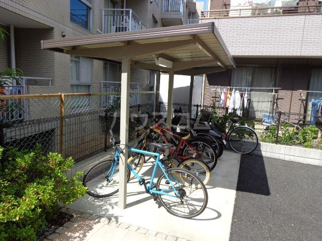 22/28 駐車場