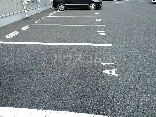 25/26 駐車場