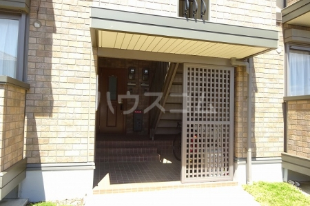 2/5 エントランス