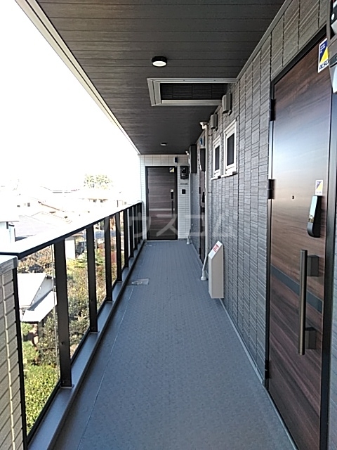 14/19 エントランス