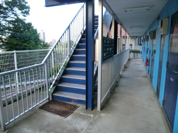 21/30 エントランス