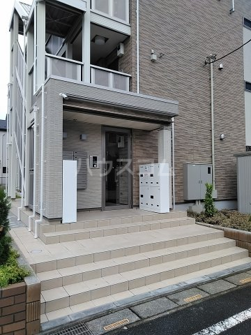 26/30 エントランス