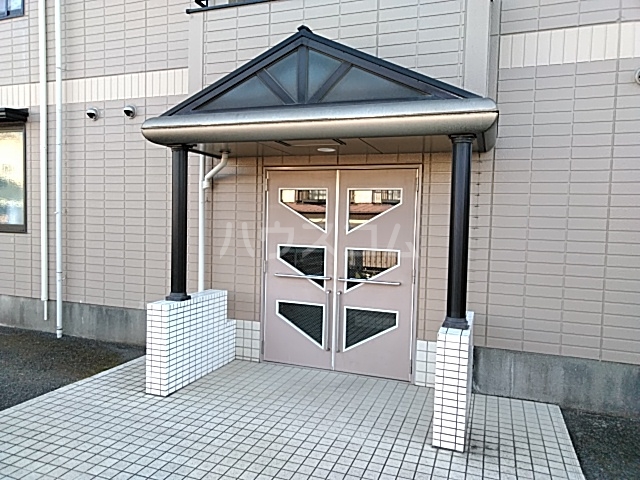 28/30 エントランス