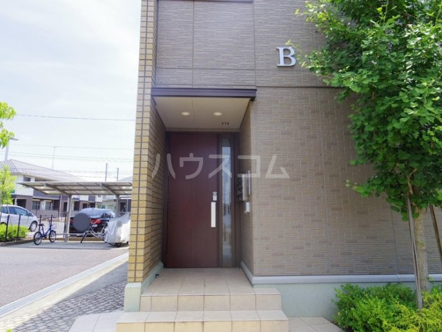 16/20 エントランス