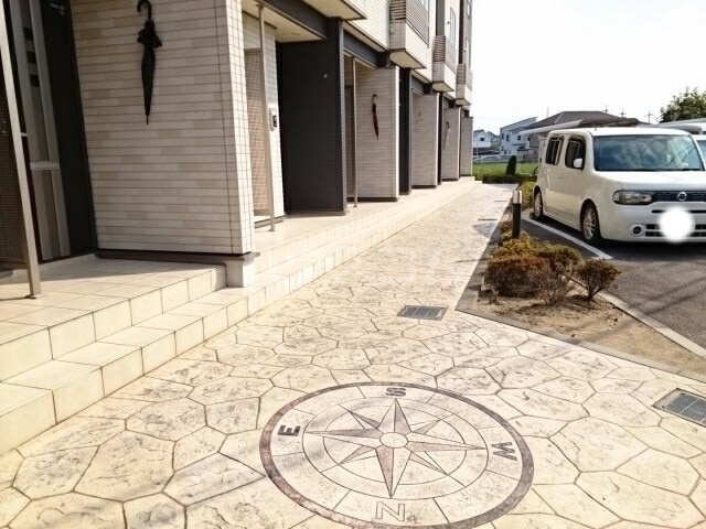 16/26 エントランス