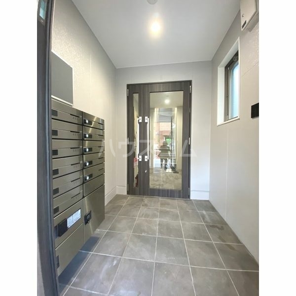 17/26 エントランス