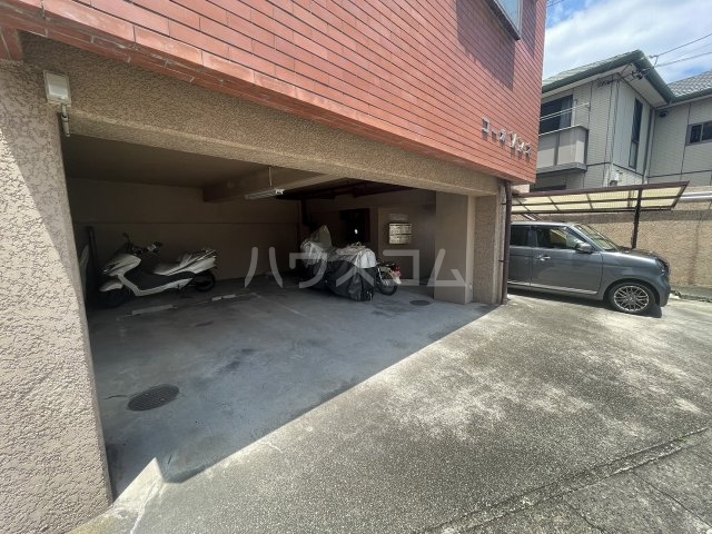 17/27 駐車場