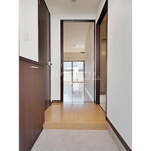 14/23 エントランス