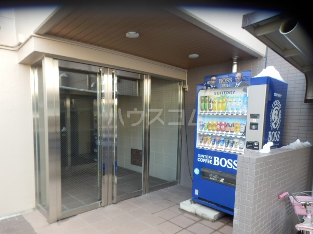 21/30 エントランス