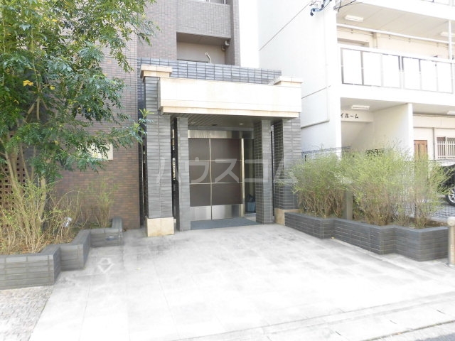 17/26 エントランス