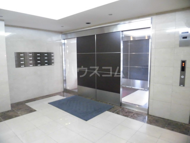 25/30 エントランス