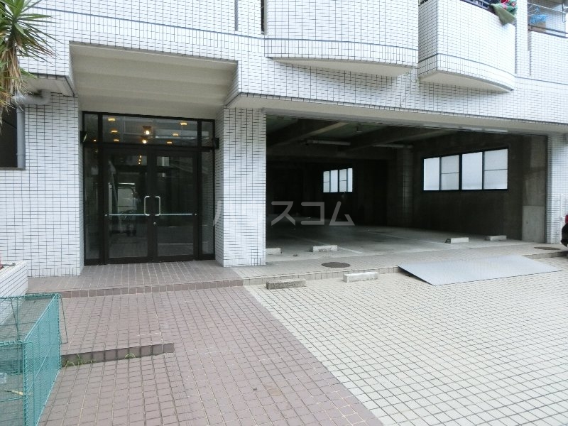 19/22 エントランス