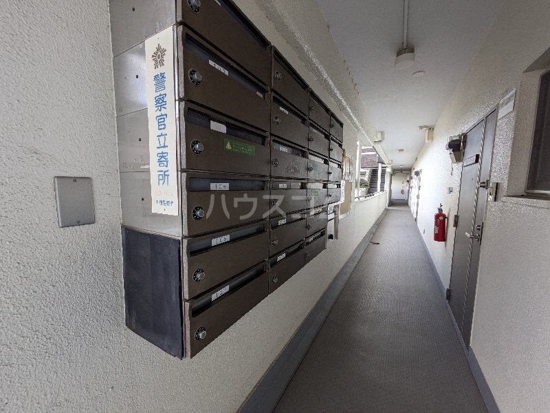 21/30 エントランス