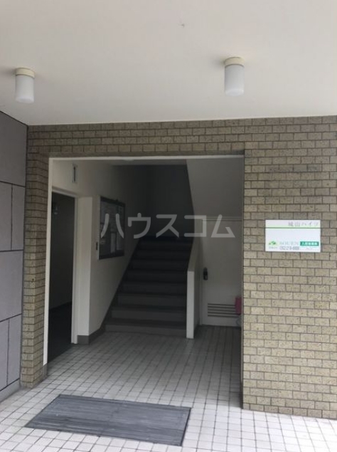 19/24 エントランス