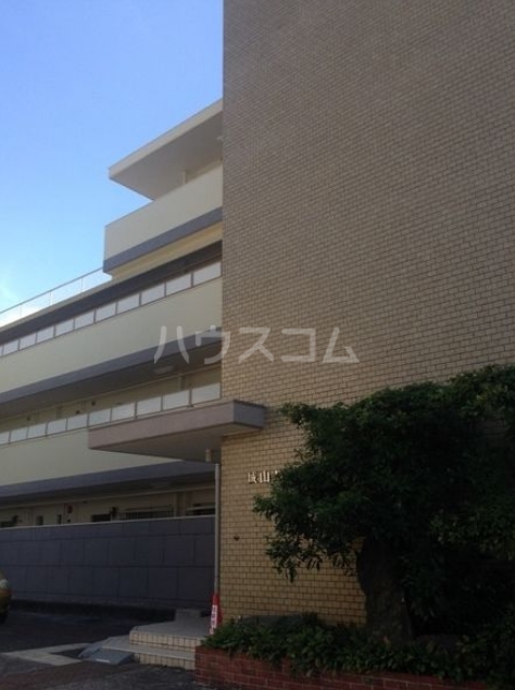 20/24 エントランス