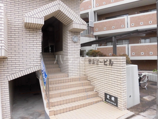 23/30 エントランス