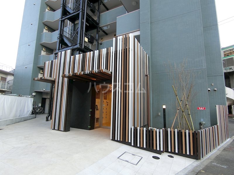 16/26 エントランス