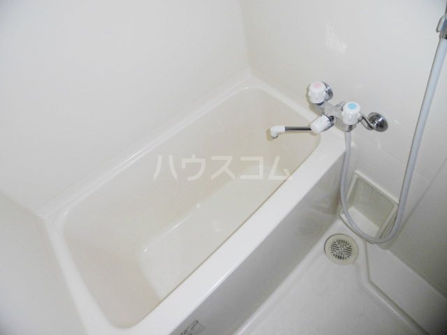 13/30 浴室