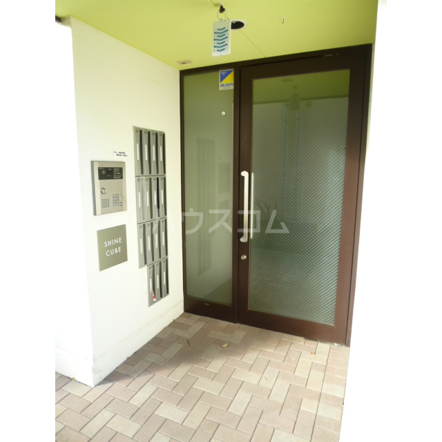 25/30 エントランス