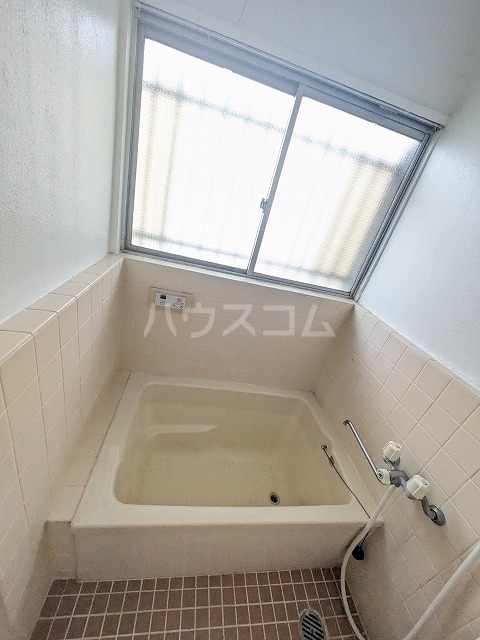 21/30 浴室