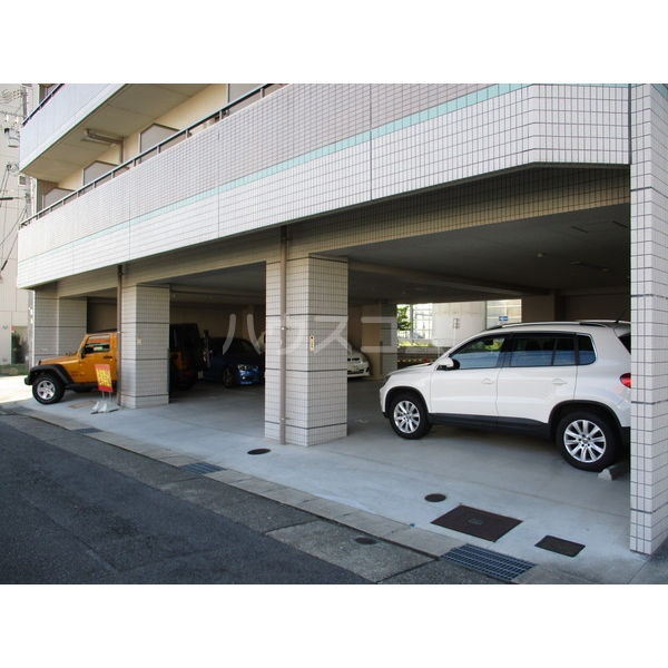 18/24 エントランス