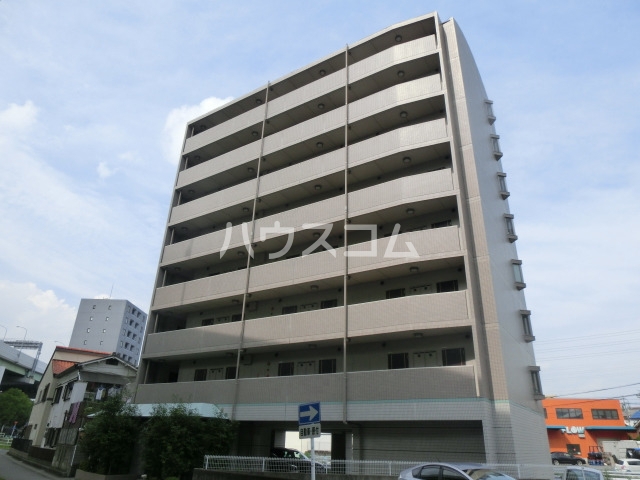 22/28 エントランス