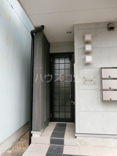 22/26 エントランス