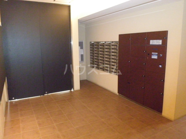 21/30 エントランス