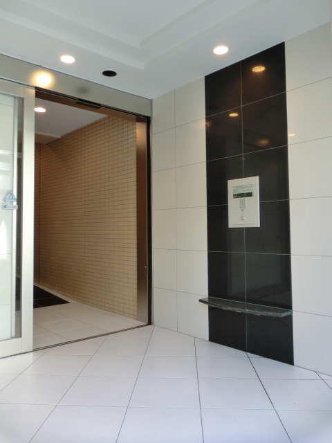 22/24 エントランス