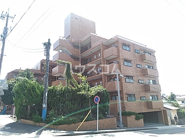 18/23 エントランス