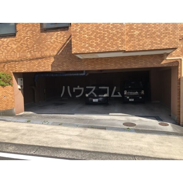 18/24 エントランス