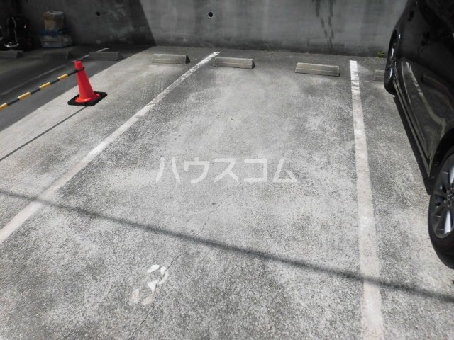 19/27 駐車場