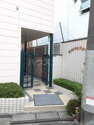 3/7 エントランス