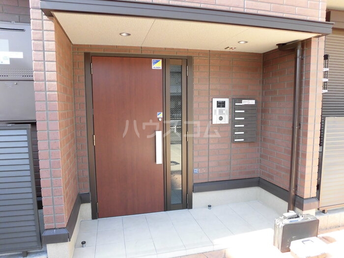 25/30 エントランス