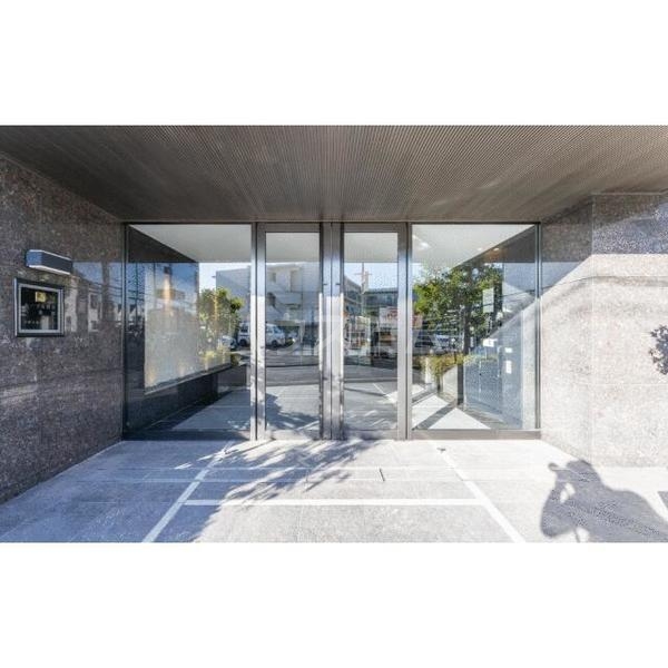 14/19 エントランス