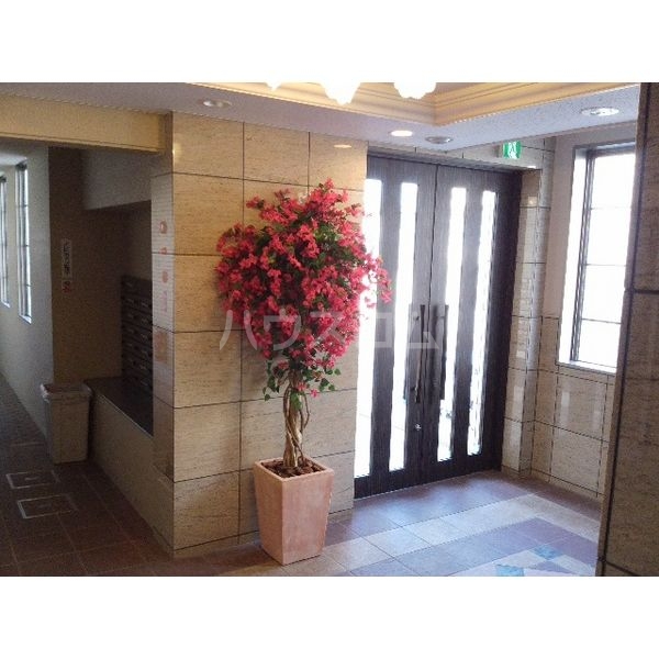 13/22 エントランス