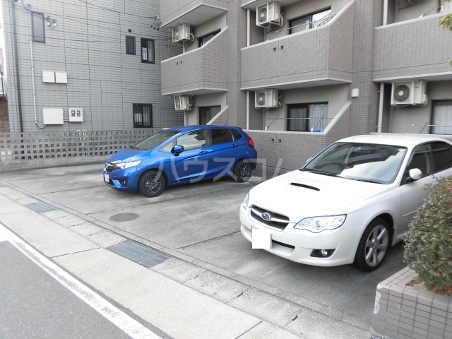 19/27 駐車場
