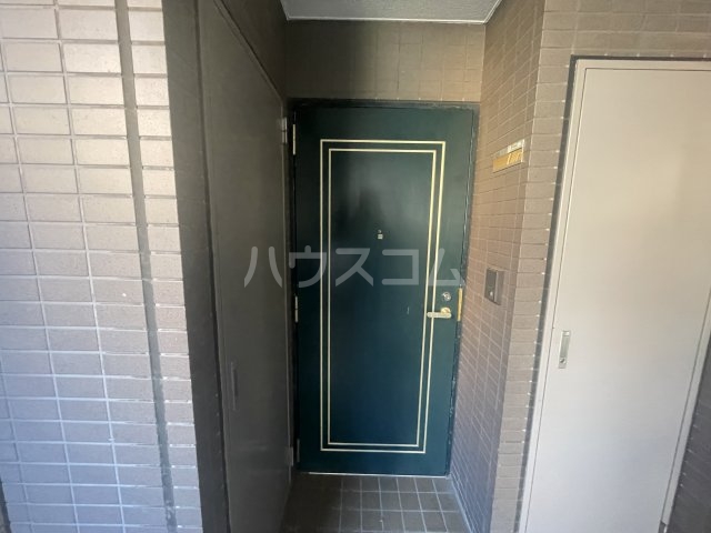 13/28 玄関