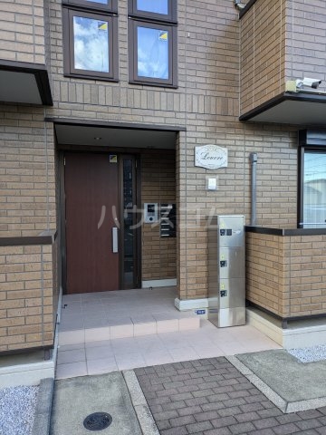 23/30 エントランス