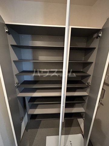 28/30 エントランス