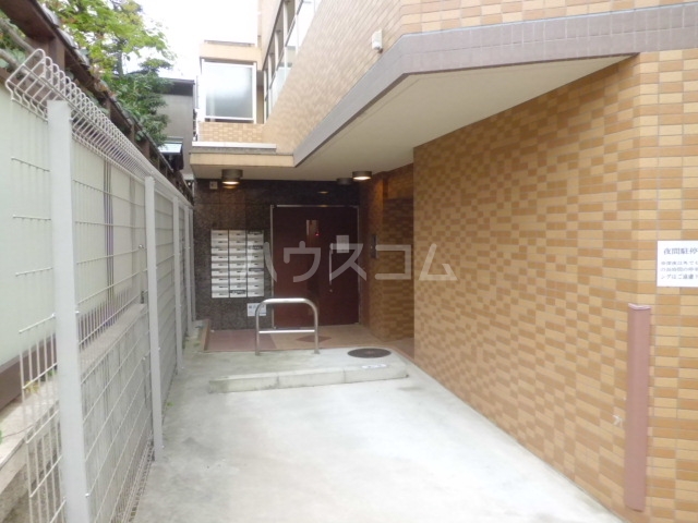 23/29 エントランス