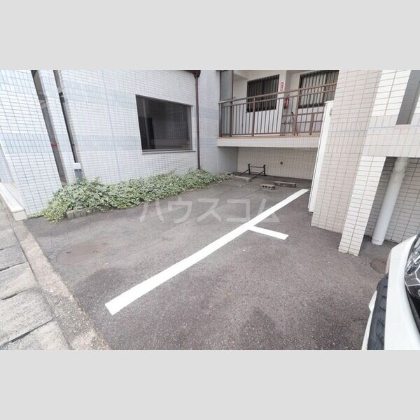 13/21 駐車場