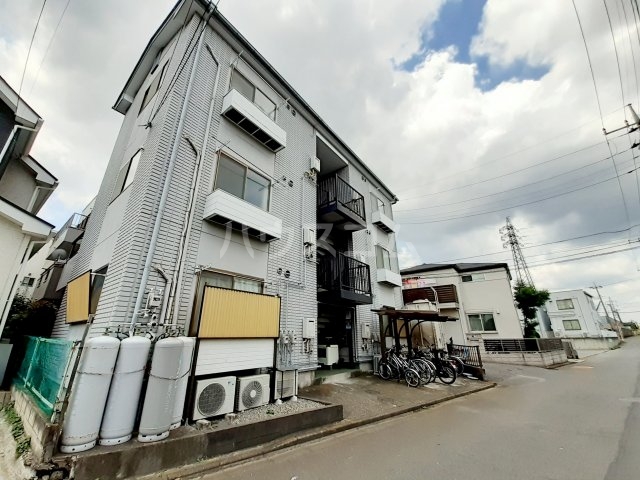 18/27 エントランス