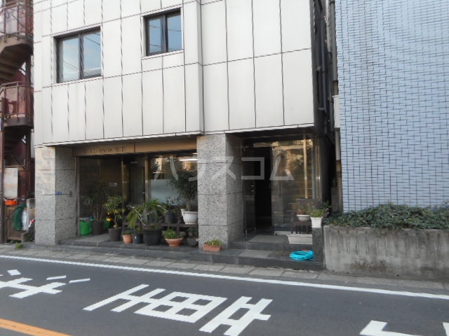 20/23 エントランス