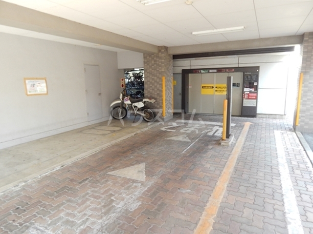 22/30 駐車場