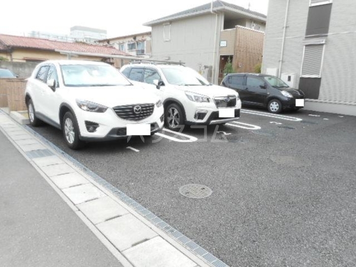 20/28 駐車場